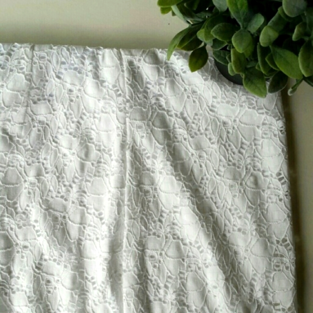 LINED LACE SKIRT - Picture 2 of 6